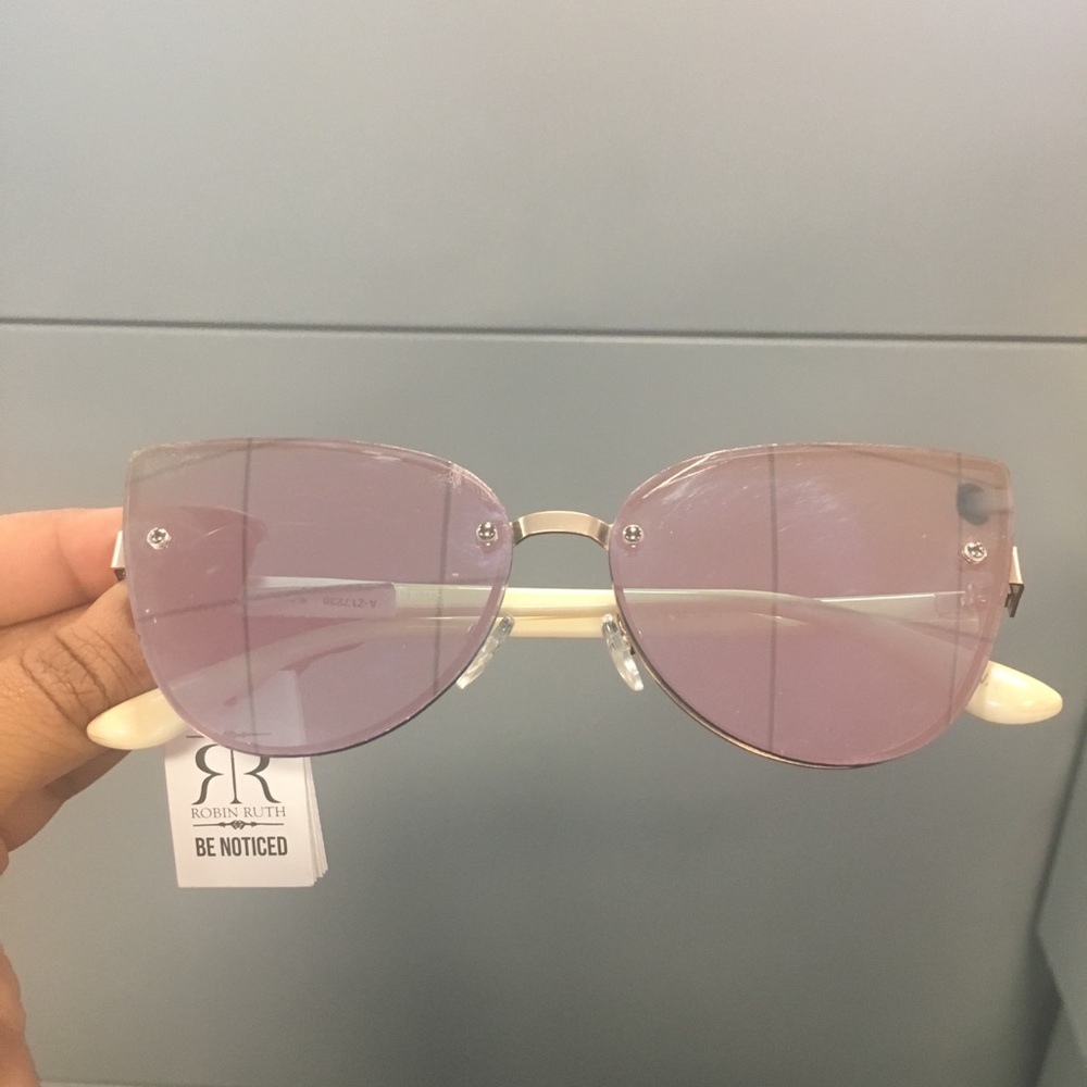 😍🙌🏽✨Robin Ruth Sunglasses 🕶 - Picture 6 of 6